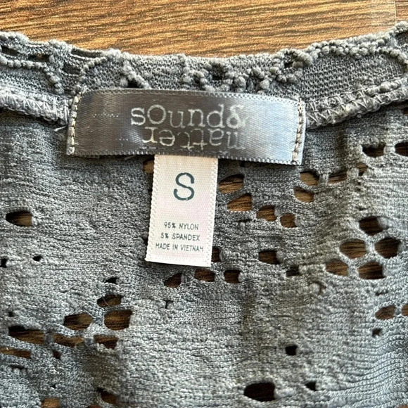 Sound & Matter Steel Blue Shirt | Crop Top | Floral | Blue Floral Top - Picture 3 of 6